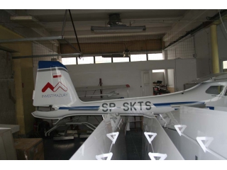Samolot 3XTrim SP-SKTS na hali montażowej