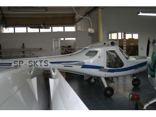 Samolot 3XTrim SP-SKTS na hali montażowej