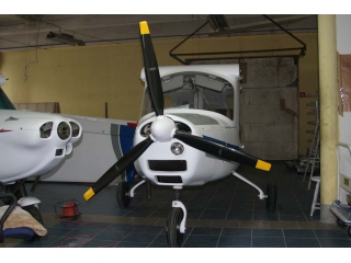 Samolot 3XTrim SP-SKTS na hali montażowej